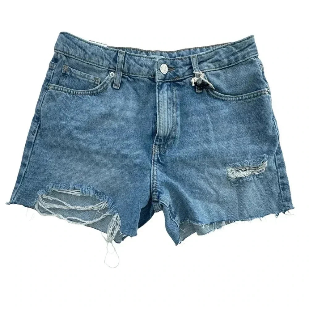 Boyfriend High Waisted Light Blue Washed Distressed Jean Shorts. Size 27